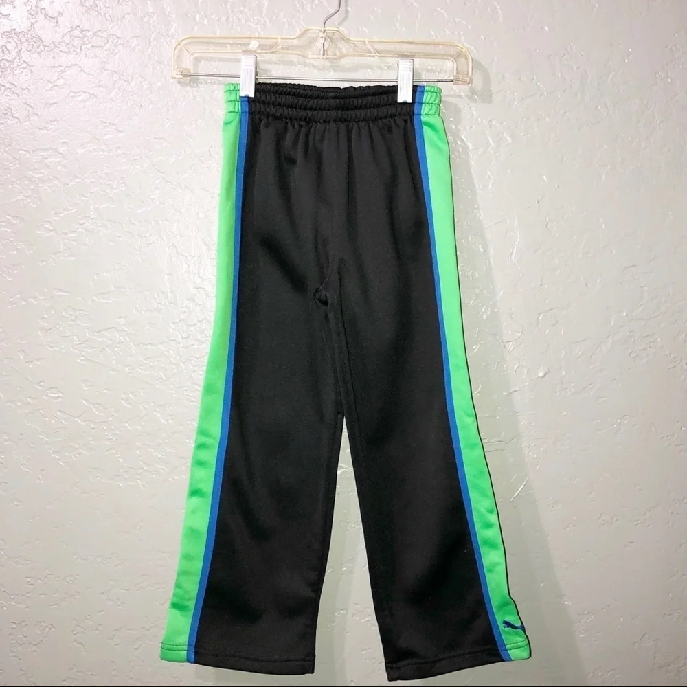 (Set) Puma zip jacket and hoodie with pants.